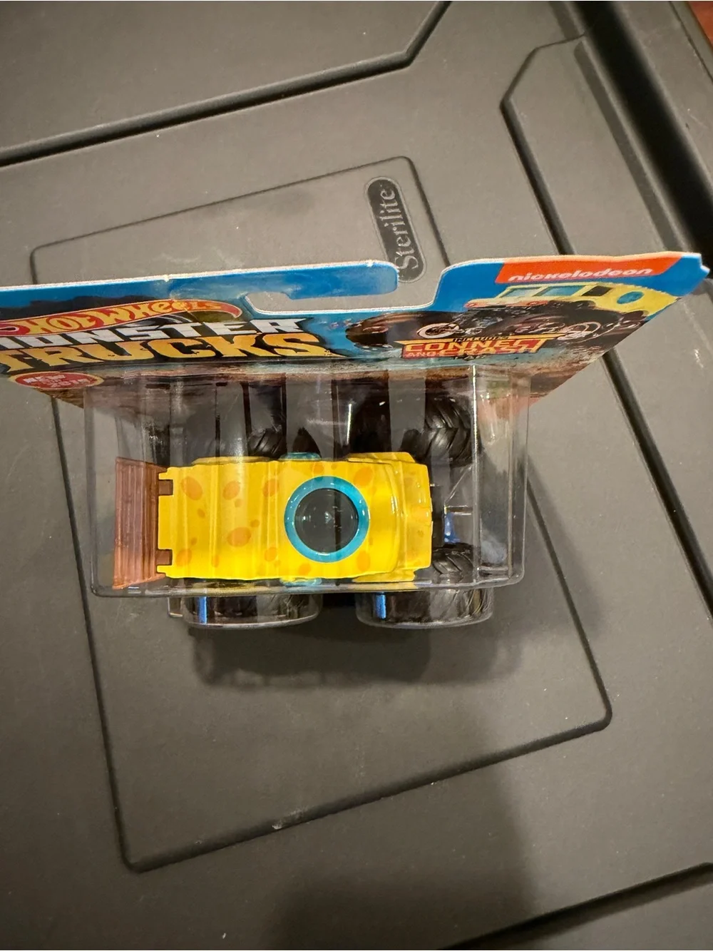 Hot Wheels Monster Trucks SpongeBob SquarePants Connect & Crash 2019 Edition NWT